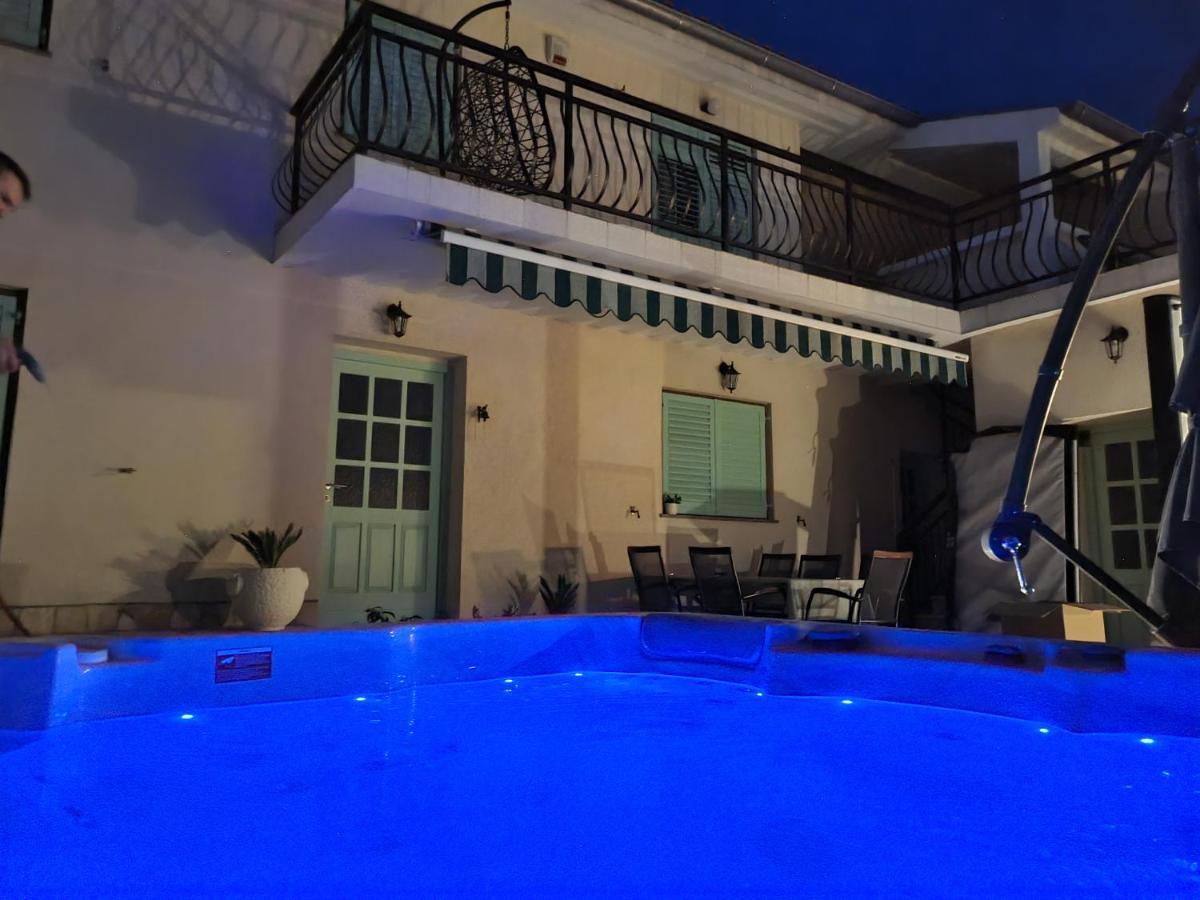 Holiday House Marea With Jacuzzi Crikvenica Exteriér fotografie